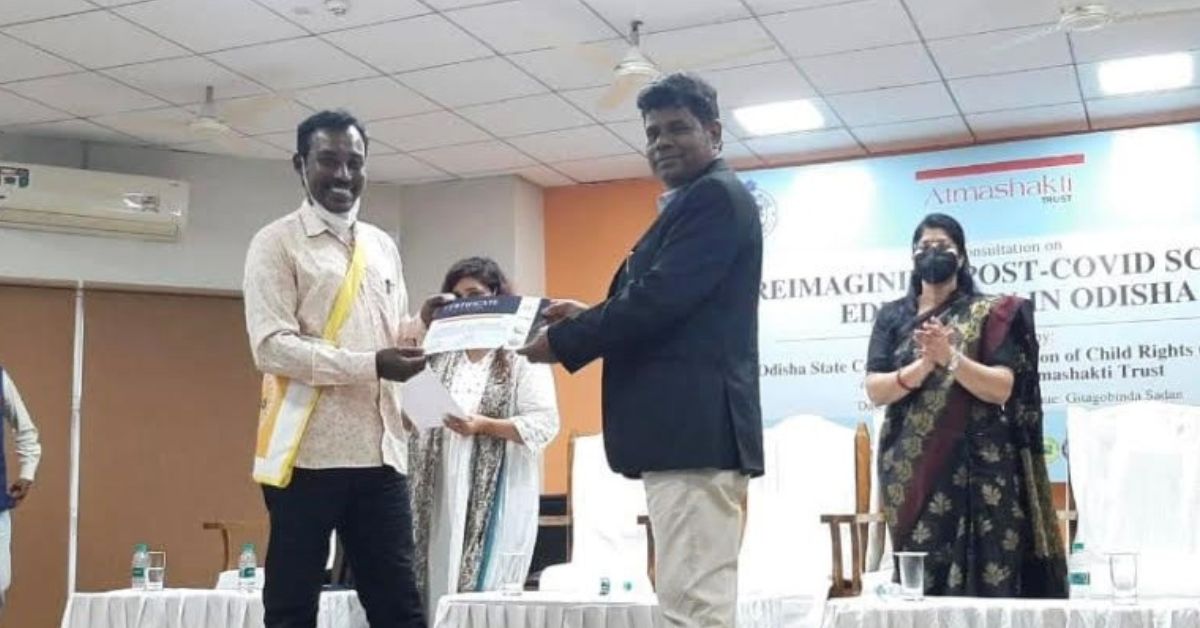 twitter warrior and activist upendra mahanand being felicitated for his work on education during the covid lockdown 