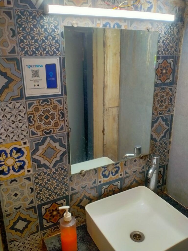 This App Maps All Usable Restrooms Around You