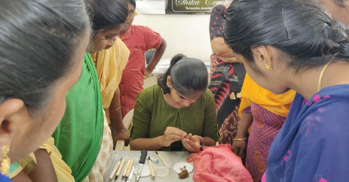 Smrithi has trained over 300 people in the art of making terracotta jewellery
