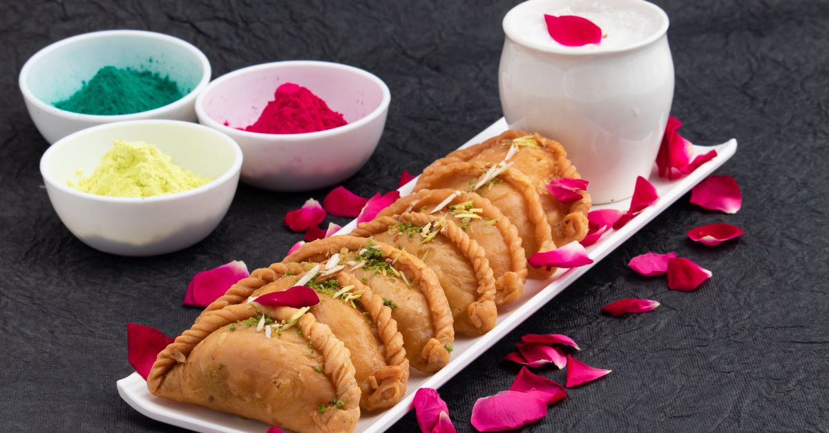 The Fascinating History Behind Gujiya, a Holi Favourite That May Have Turkish Connection