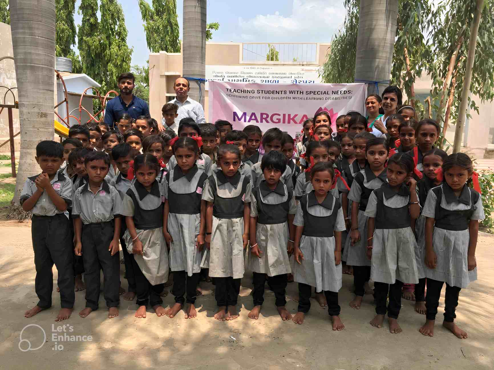 Anak-anak di sekolah pedesaan Telangana dibantu selama pandemi Covid untuk menciptakan akses ke pendidikan