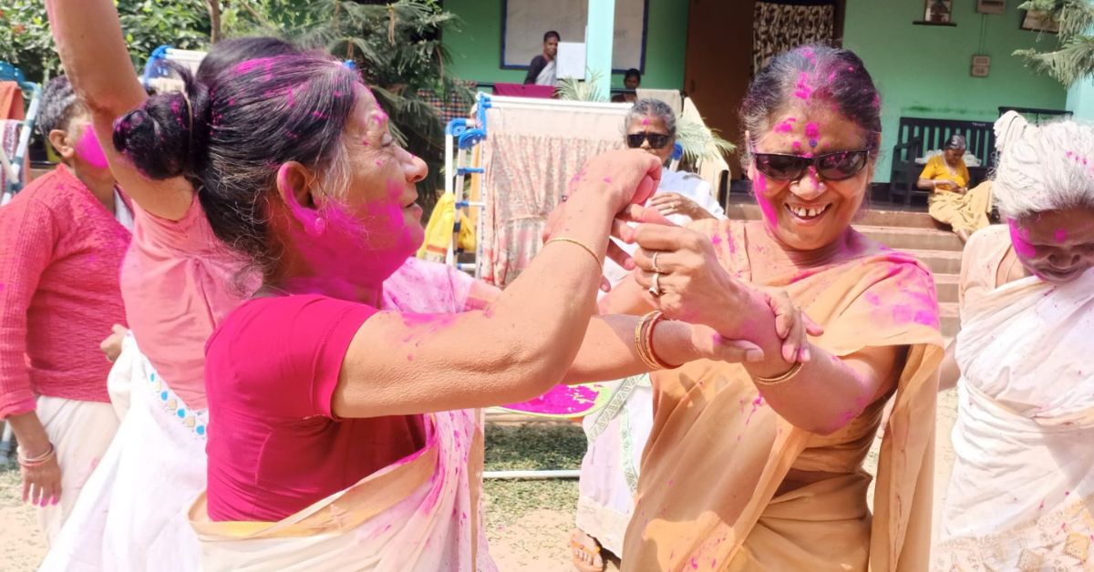 80-YO Retd IAF Captain Helps Women Abandoned by Their Families, Provides Life-Long Shelter