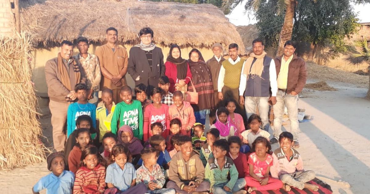 In an effort to help these children, Dr. Jha began visiting the huts of the Musahir community living in the Dalit areas of the district. 