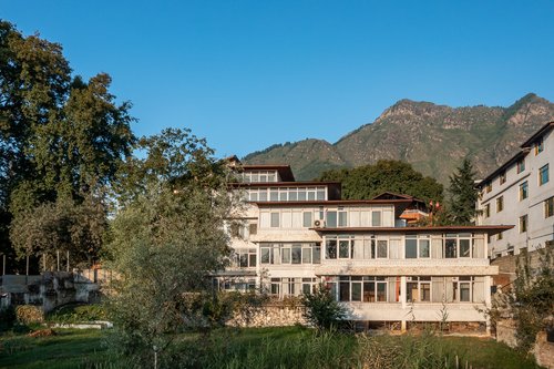 'My Kashmir Home' lies against the backdrop of the Zabarwan mountain ranges in Nishat