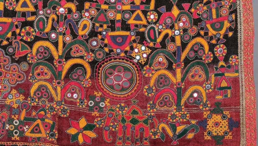 The Machhhukatha Rabari shawl is a canvas of intricate woven work