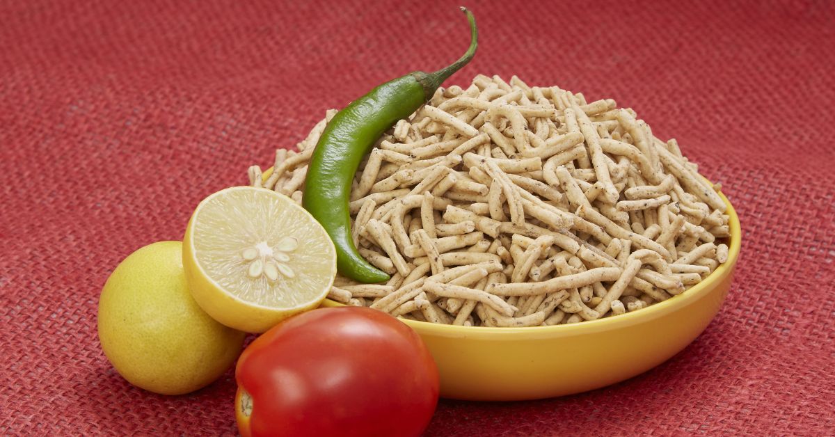 Ratlami Sev is produced in a wide variety of flavours including garlic, black pepper, mint, spinach, and even pineapple.