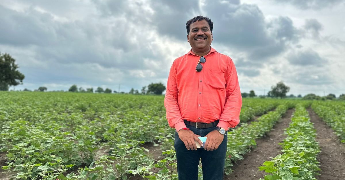 Like Yogesh, 500 farmers across Karnataka and Maharashtra are using the robot sprayers on rent.