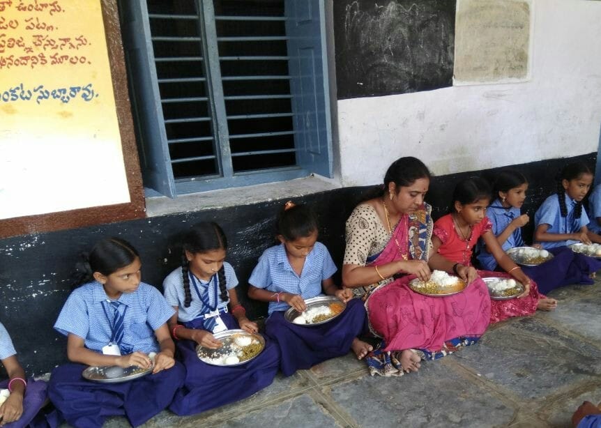 Archana Nooguri with the students