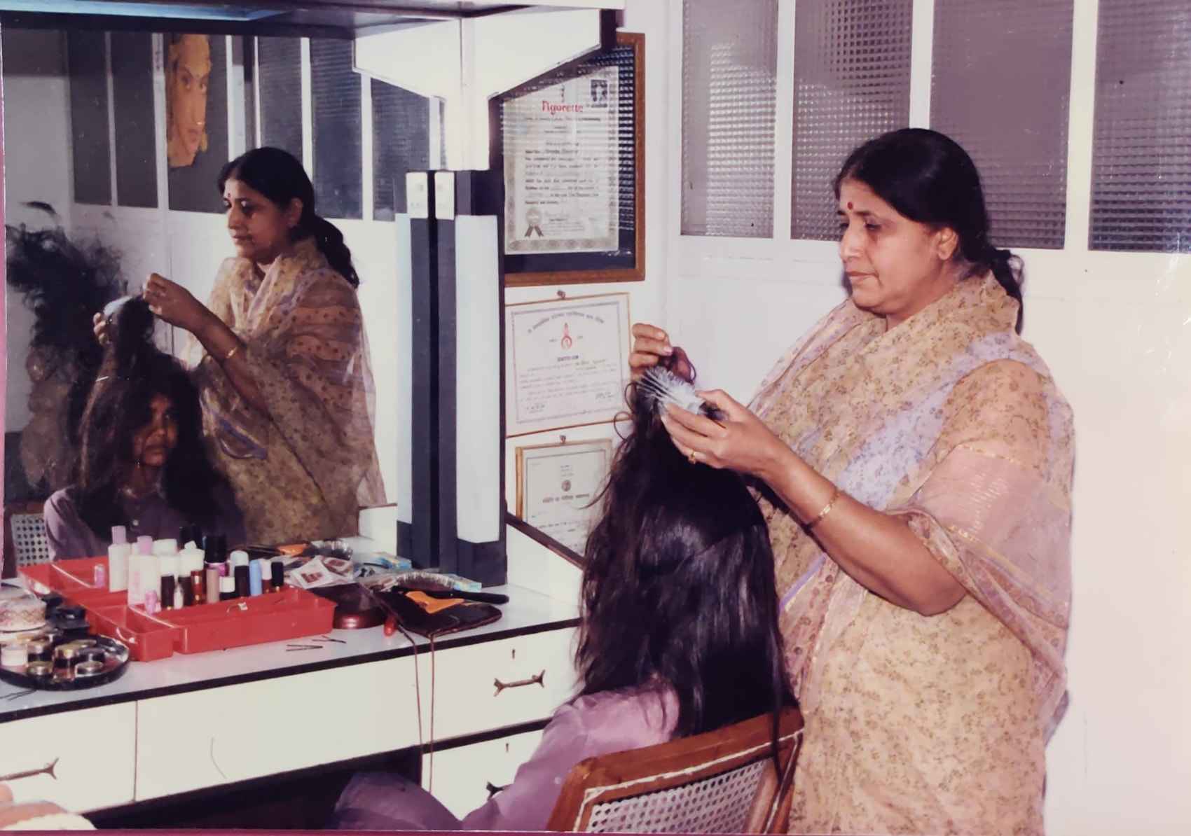 From haircuts to facials to bridal makeup, Monisha is skilled in a range of services