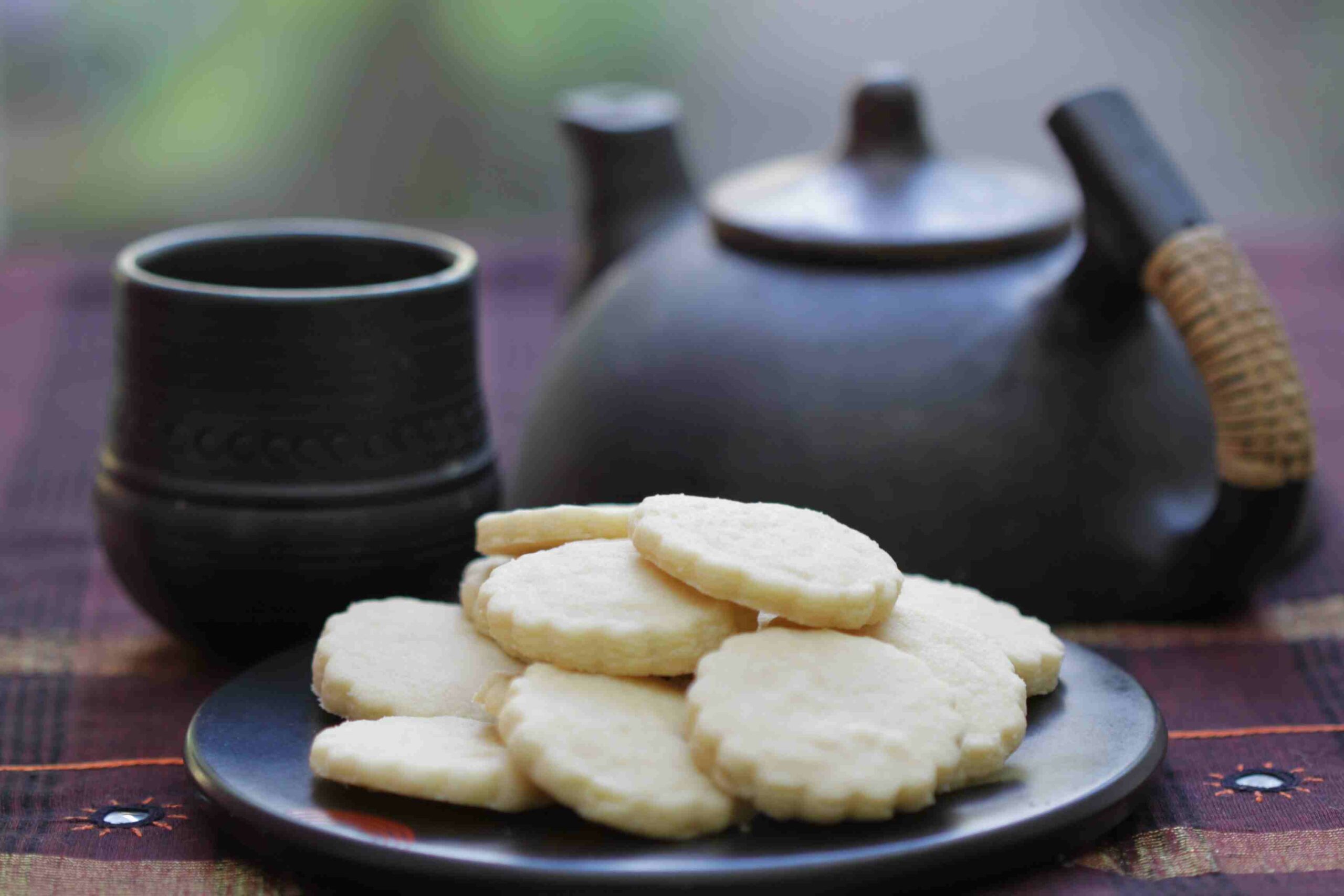 The chai biscuits prepared with Indian spices are a perfect accompaniment with tea