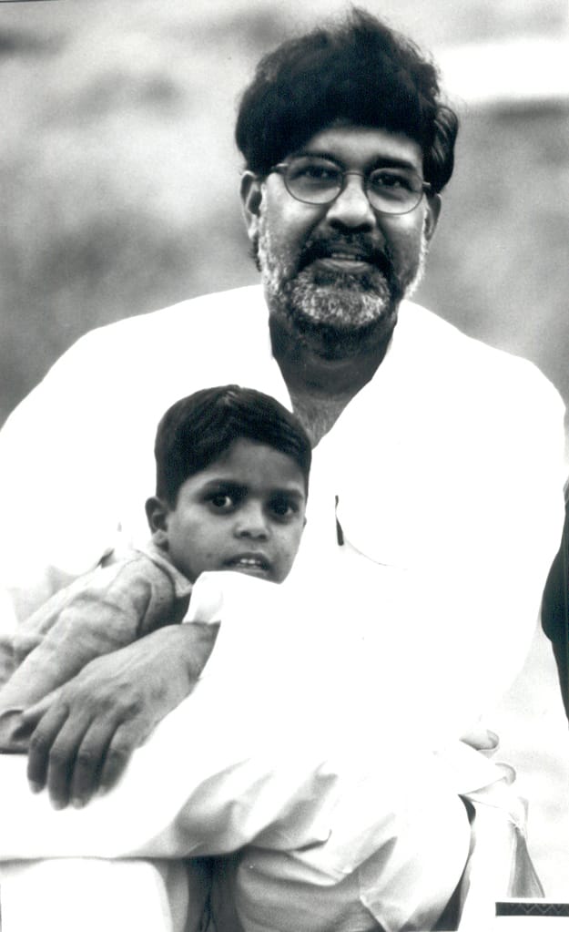 Kailash Satyarthi with Amar Lal when the latter was taken to the balashram