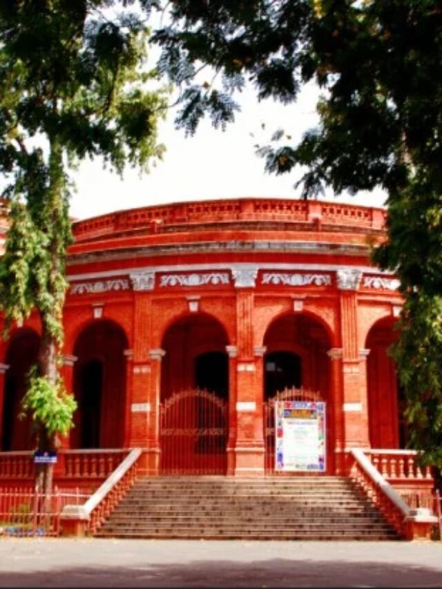 8 Historic Libraries Of India That Every Book Lover Should Visit Once