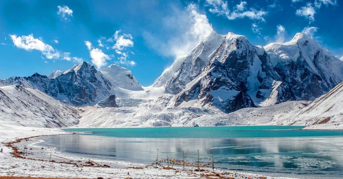 Cholamu Lake, also known as Tso Lhamo Lake is sitting at an altitude of 18,000 feet above sea level.