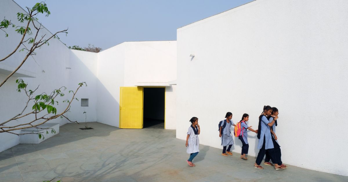 This School’s Unique Features Lets Blind Students Navigate Through Smell, Touch & Sound