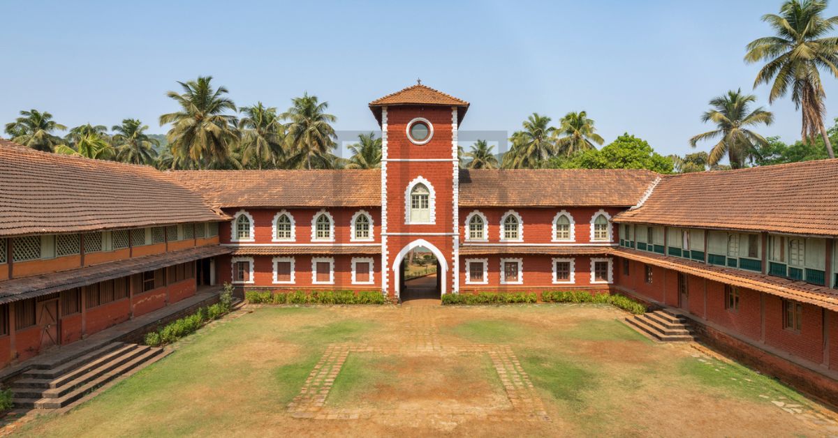The Sawantwadi Palace was built by Khem Sawant III during his reign from 1755 to 1803 stands as the pride of the city