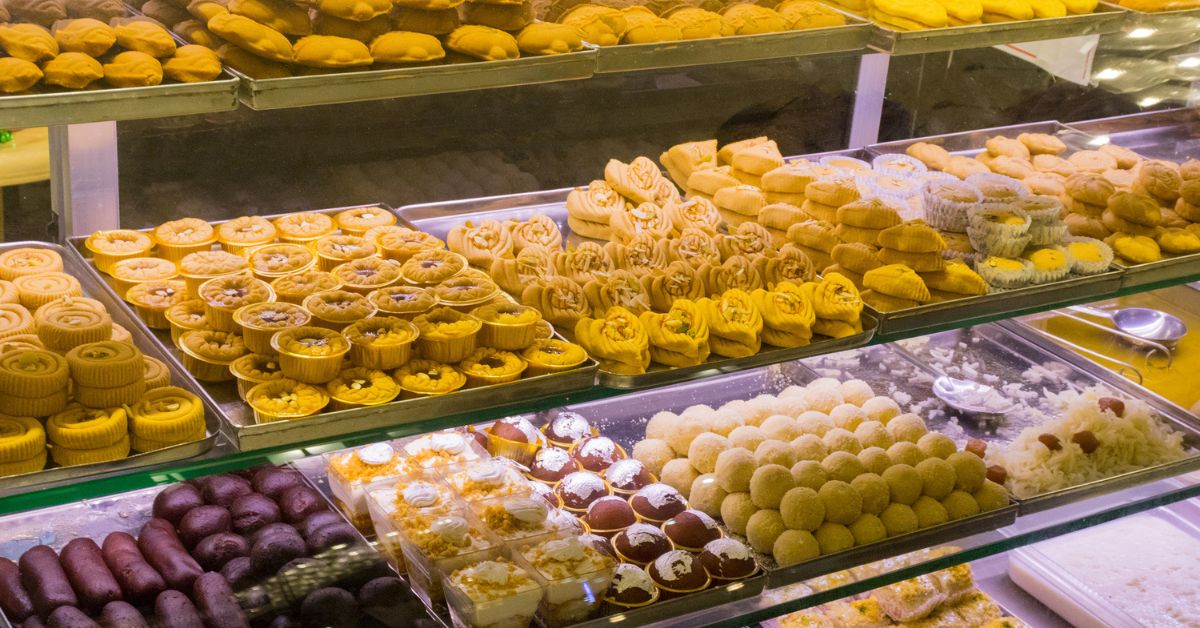 8 Heritage Sweet Shops in Kolkata for Divine Bengali Mithais