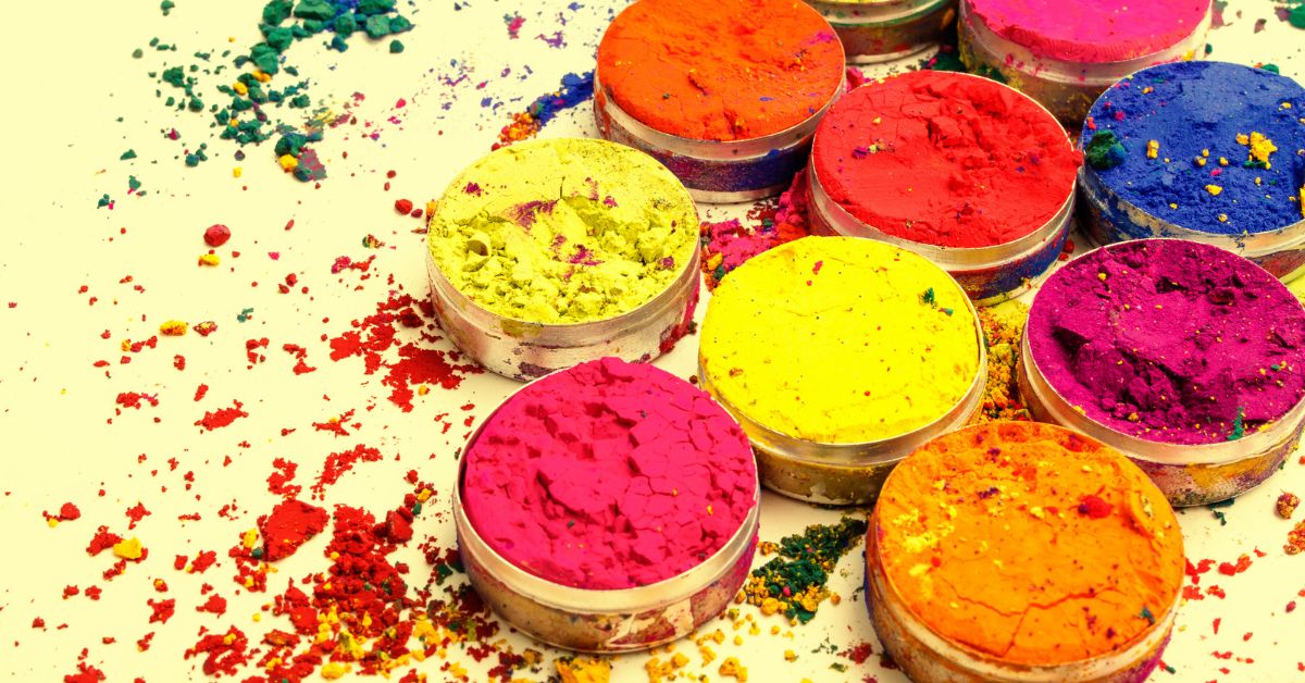 Natural Holi Colours: How to Make Organic Gulal From Beetroot, Spinach & Turmeric