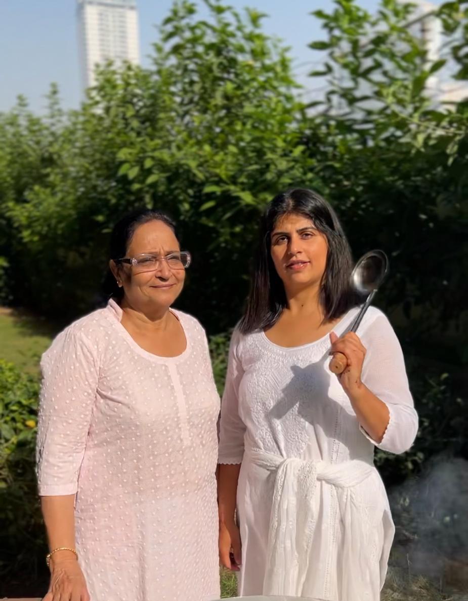Nidhi and Rajni started making the hair oil for their own use in 2020
