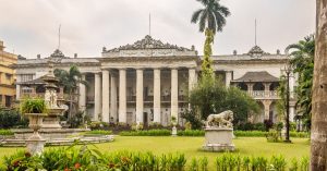 Built Using 126 Types of Marble, This Palace Has Cultural Artefacts From Around the World