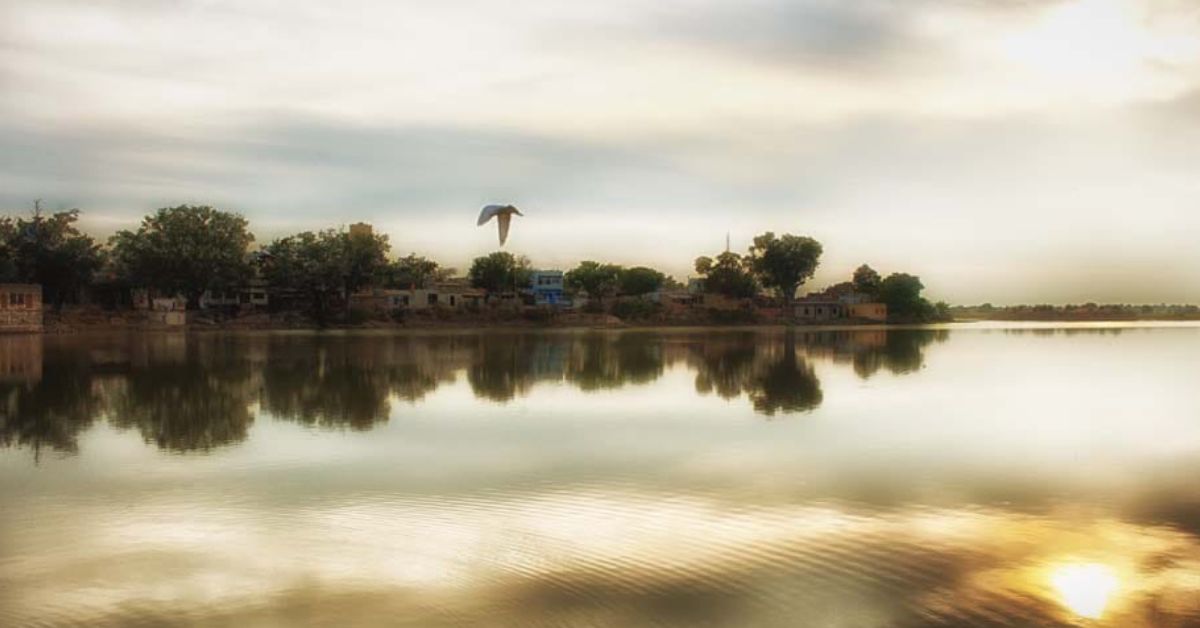 Rajawat ha transformado el embalse en una próspera masa de agua que satisface las necesidades de agua de la aldea,