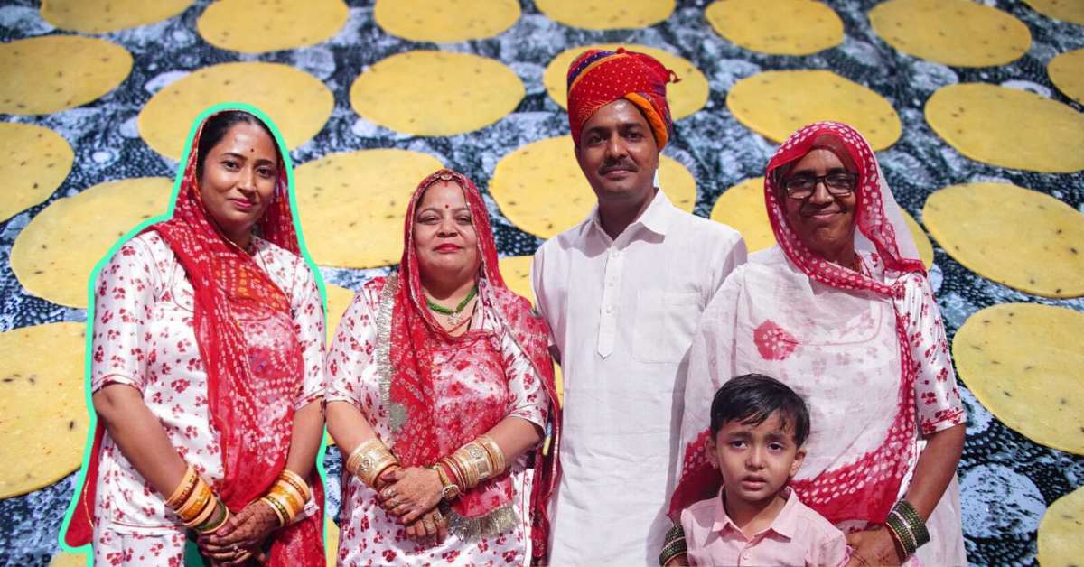 Unmarried Mother Begins ‘Papad’ Biz With Girls in Her Circle of relatives; Earns Lakhs