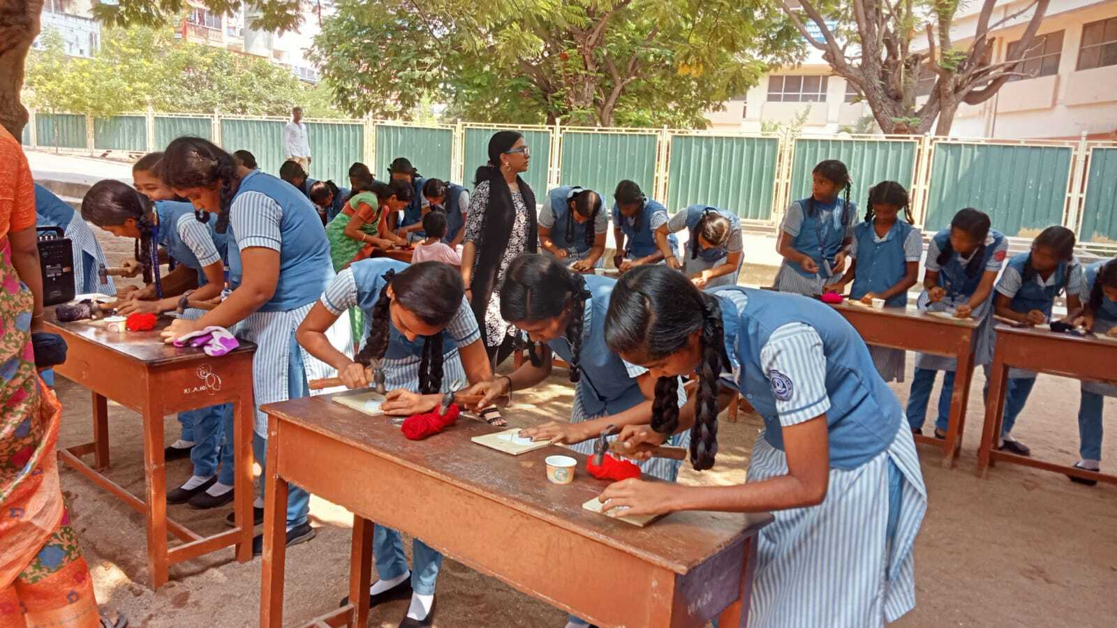 Students get training to assemble sparrow nest boxes