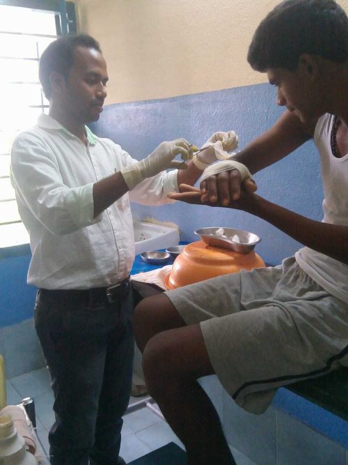 Dr Praveen treats simple infections in rural and tribal areas of Chittoor for free