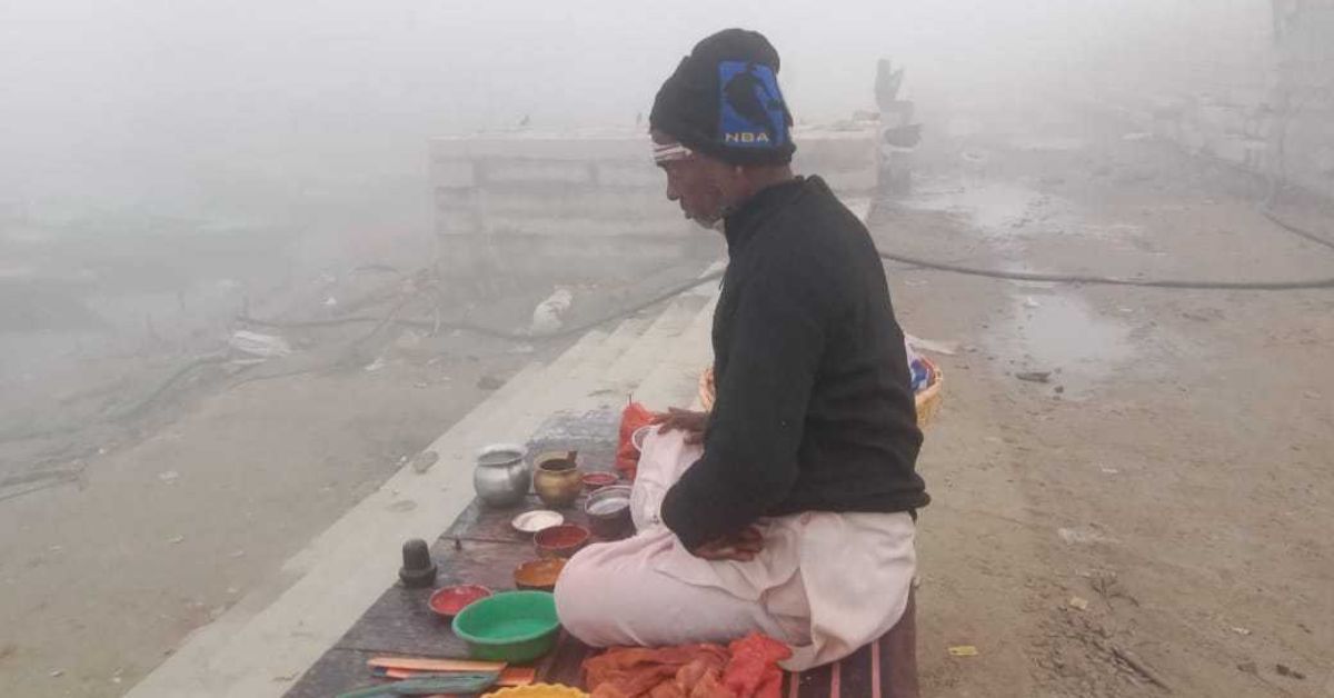 Thousands of homeless people live on the Ganga ghats because they have been abandoned by their families 