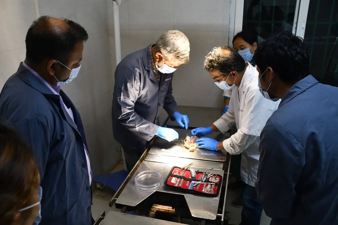 Dr Karthikeyan Vasudevan, Chief Scientist from LaCONES lab, CCMB conducted the training program for the officials & staffs of PNHZP & Bengal Safari