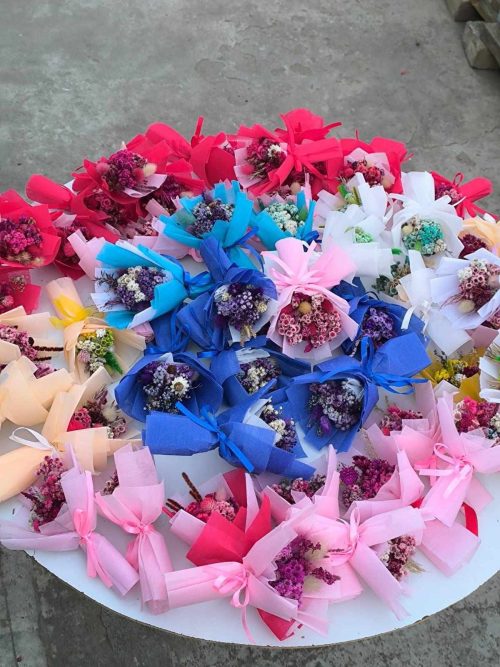 The mini bouquets are a star product and they are customised as per customer preferences