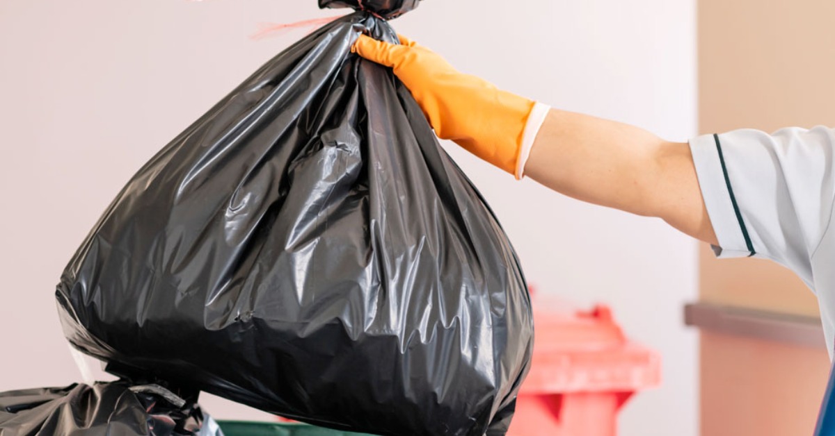 Sharp or soiled waste can cause serious harm, so it is important to wrap it properly before throwing; Picture source: Lafayette