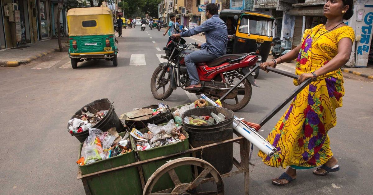 Encourage your neighbours, family, or housing society to follow segregation rules to help the waste workers; Picture source: WIEGO