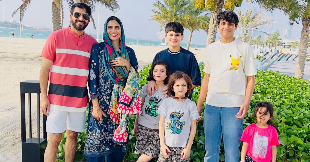 Naaji along with her 5 kids