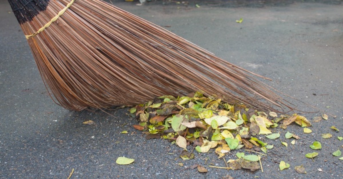 With no other option, Swati took up a daily wage job of sweeping and cleaning the Mapusa post office.