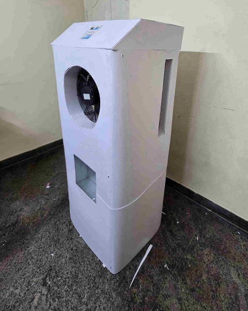 Coolheart is a compact and modular cooler that uses terracotta cones combined with refrigerant-based cooling