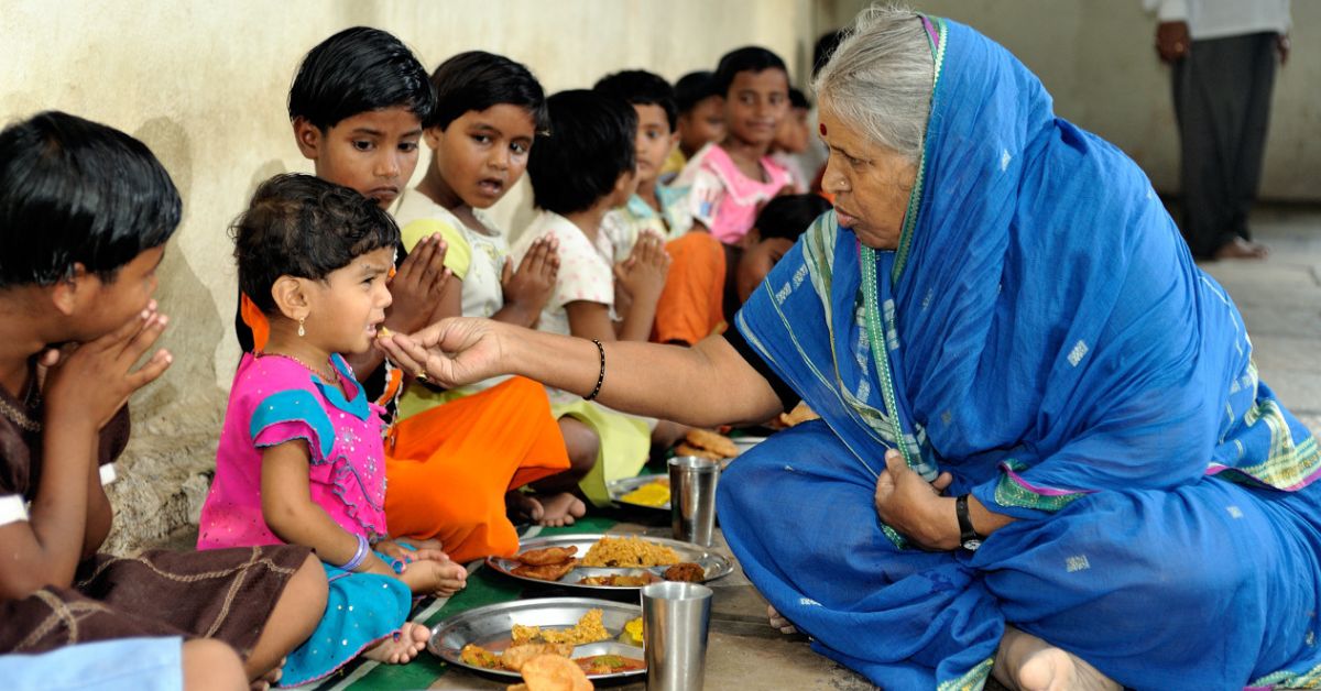 The Sindhutai Sapakal Foundation sees to children's needs such as food, education, shelter and clothing 