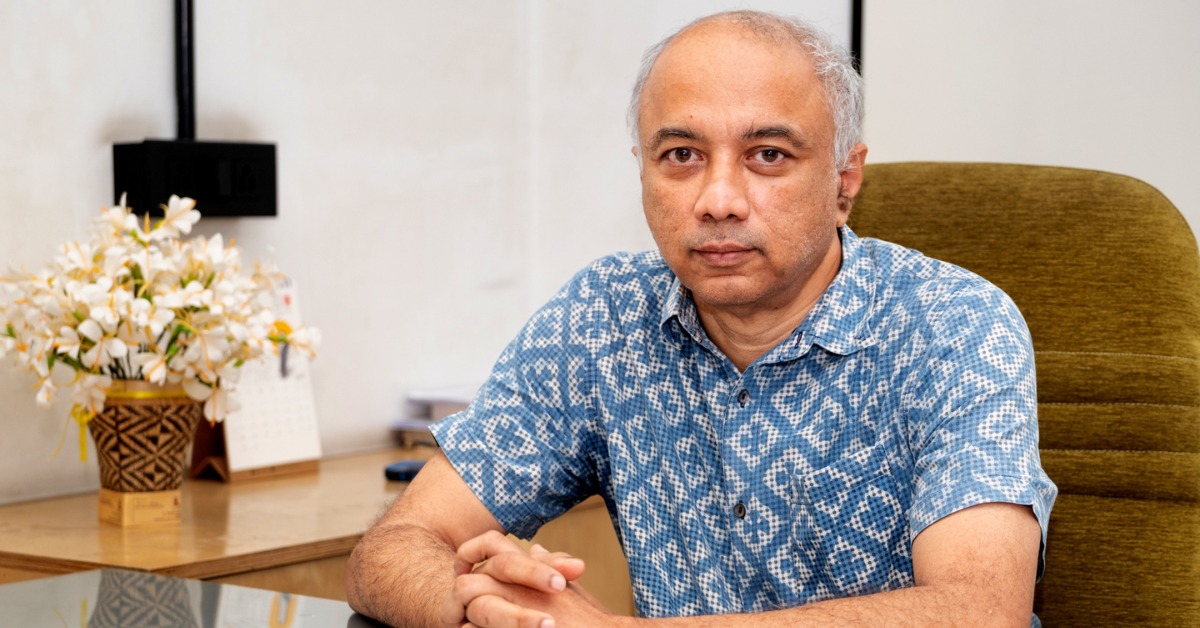 Through Following the Sun, Harish Hande captures SELCO Foundation’s journey to decentralise healthcare with solar energy in India’s remotest regions.
