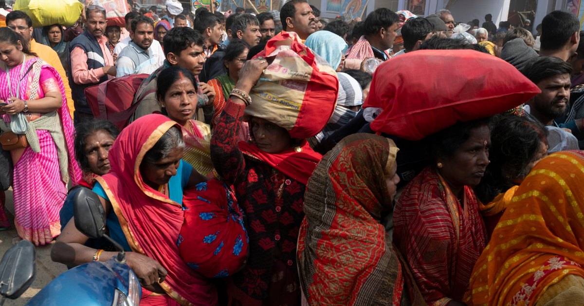 In extreme crowd surges, it is crucial to prioritise personal safety over belongings.