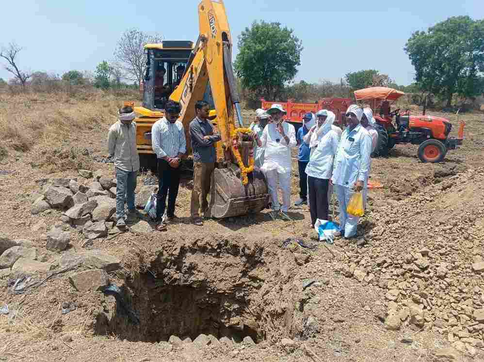 Maharashtra JalTara groundwater recharge pits