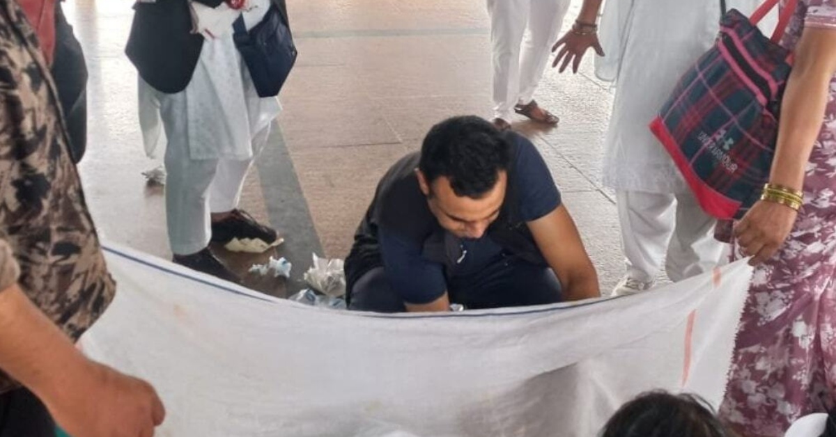 The army doctor fetched a dhoti and handed over gloves to guarantee basic hygiene during the delivery