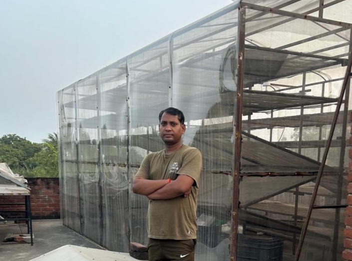 Shivraj Nishad turned 15 flower varieties into 20–30 tonnes of solar-dried produce each year.