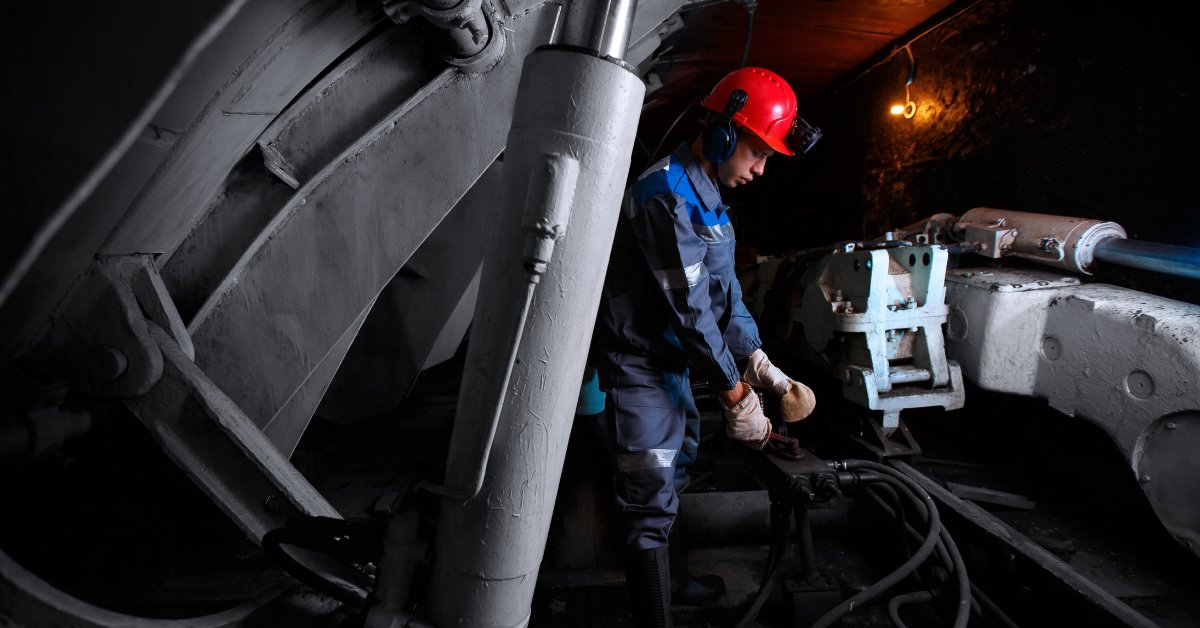 Over 2 million workers in India’s coal sector need legal safeguards and retraining support.