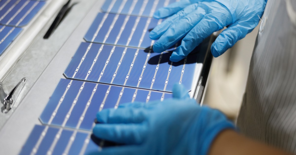 Setting up solar and battery manufacturing in coal belts can replace lost jobs and boost local economies.