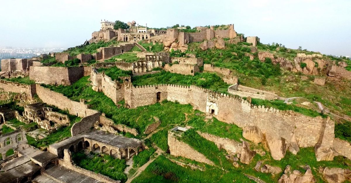 A clap under the dome at the Fateh Darwaza at Golconda fort can be heard nearly a kilometre away.
