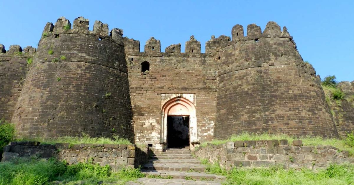 Once known as Devagiri, Daulatabad fort boasts a clever defence system.