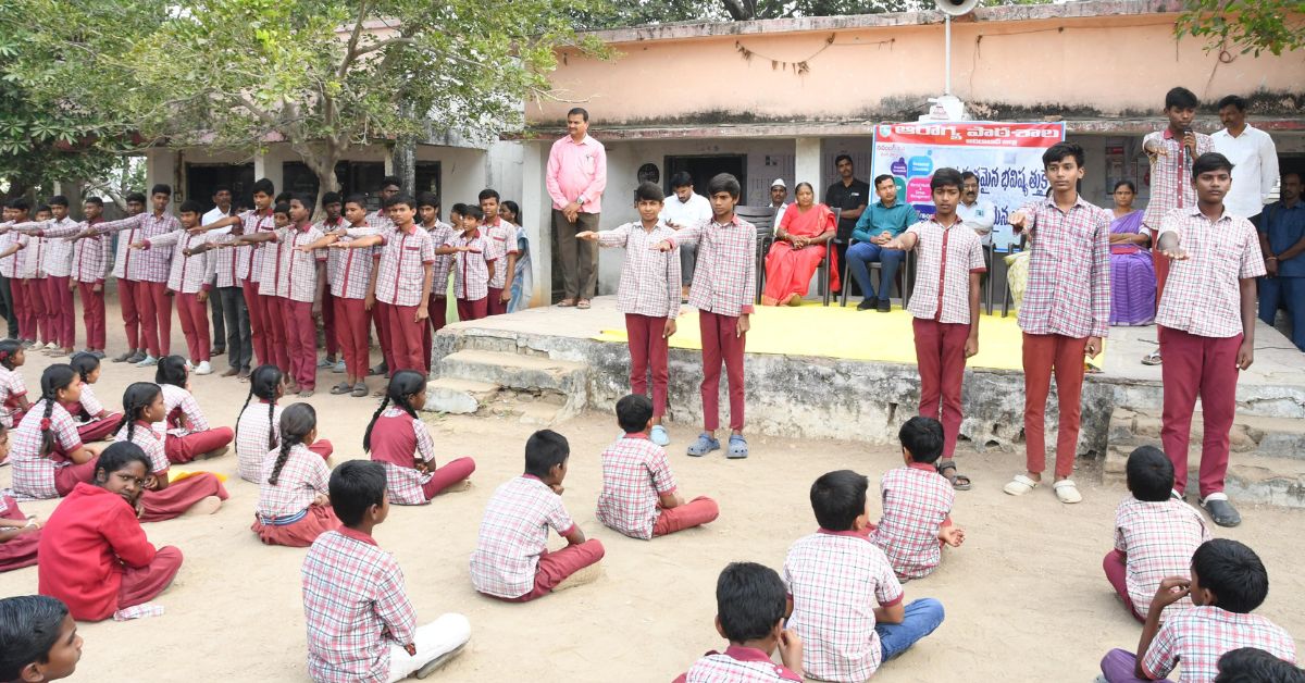 दैनिक थीम व्यक्तिगत स्वच्छता, पोषण, तनाव प्रबंधन, नशीली दवाओं की शिक्षा और नेतृत्व कौशल का निर्माण करती हैं।